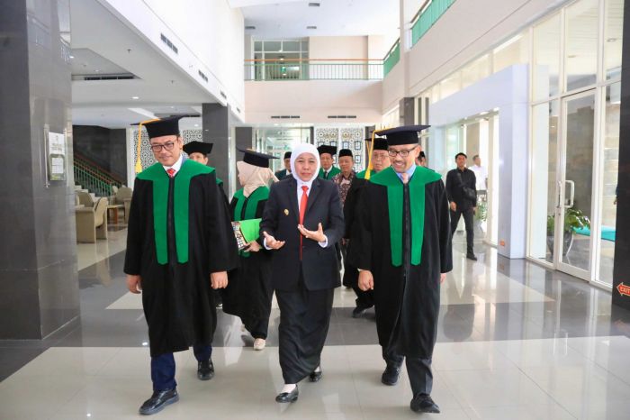 3 Penerima Beasiswa Pemprov Raih Gelar Doktor, Gubernur Jatim: Investasi untuk Indonesia Emas 2045