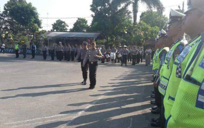 Jelang Arus Mudik, Polres Kediri Gelar Apel Pasukan Ops Ketupat Semeru 2015 Jelang Arus Mudik, Polres Kediri Gelar Apel Pasukan Ops Ketupat Semeru 2015