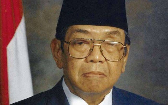 Waduh, Gus Dur Melap Cangkir dengan Celana Dalam, Tamunya Muntah Waduh, Gus Dur Melap Cangkir dengan Celana Dalam, Tamunya Muntah
