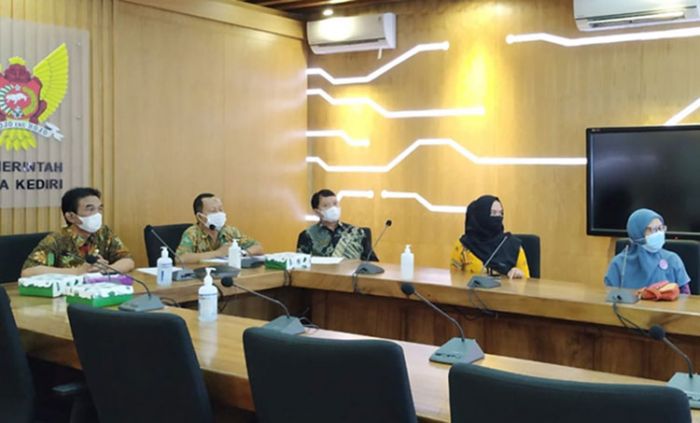 Gelar Tinjau Lapang Secara Daring, Kota Kediri Siap Menuju 100 Smart City Gelar Tinjau Lapang Secara Daring, Kota Kediri Siap Menuju 100 Smart City