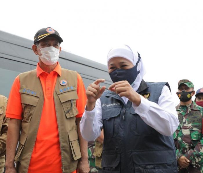 Gubernur Khofifah dan Kepala BNPB Tinjau Area Terdampak Erupsi Gunung Semeru Gubernur Khofifah dan Kepala BNPB Tinjau Area Terdampak Erupsi Gunung Semeru