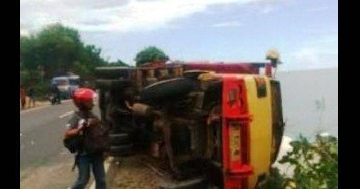 Kebut-kebutan, Truk Garam di Sampang Terguling