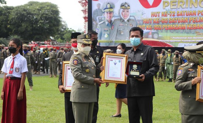 Kemendagri Beri Penghargaan Karya Bhakti Peduli Satpol PP 2022 untuk Wali Kota Kediri