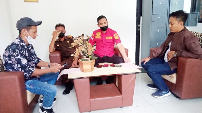 Terpidana Kasus BBM Ilegal Masih Bisa Lebaran di Rumah, Kinerja Kejari Sumenep Dipertanyakan Terpidana Kasus BBM Ilegal Masih Bisa Lebaran di Rumah, Kinerja Kejari Sumenep Dipertanyakan