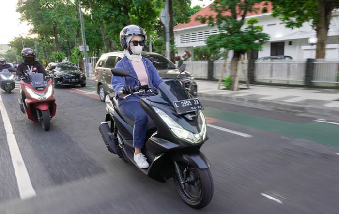 Tips Aman Bermotor Bagi Perempuan Tips Aman Bermotor Bagi Perempuan