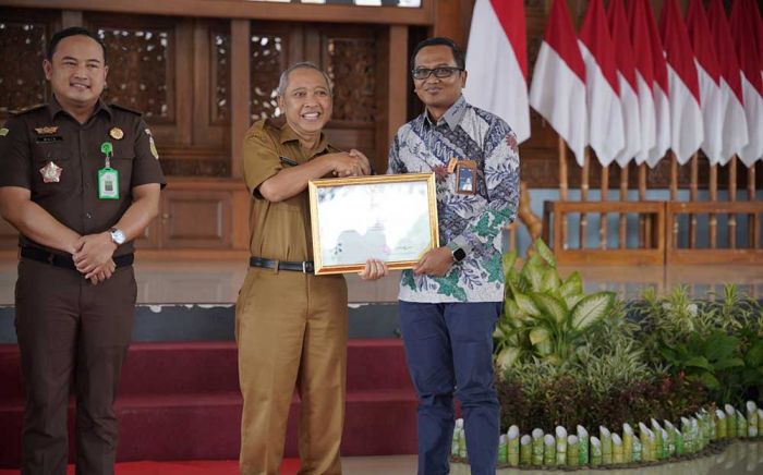 PLN Nusantara Power UP Tanjung Awar-Awar Raih 3 Penghargaan dari Pemprov Jatim PLN Nusantara Power UP Tanjung Awar-Awar Raih 3 Penghargaan dari Pemprov Jatim