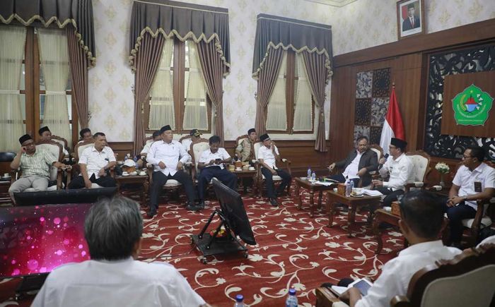 Bahas Kelangkaan Pupuk Subsidi, Pj Bupati Pamekasan Undang Distributor dan Stakeholder Bahas Kelangkaan Pupuk Subsidi, Pj Bupati Pamekasan Undang Distributor dan Stakeholder