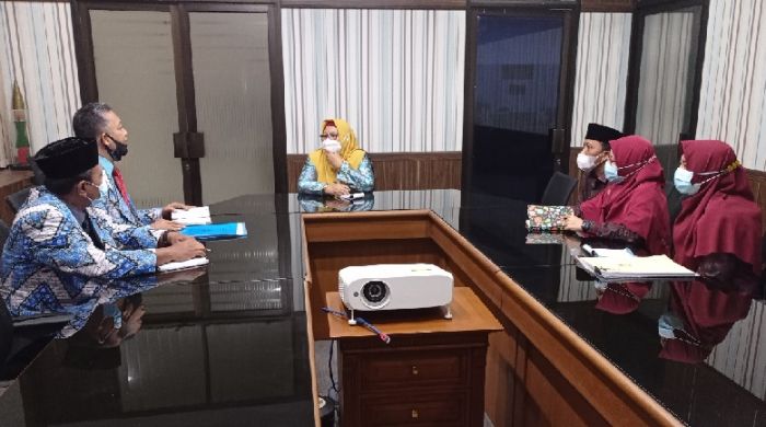 TPP Dipotong 60 Persen, Puluhan Pamong Mengadu ke Wabup Gresik TPP Dipotong 60 Persen, Puluhan Pamong Mengadu ke Wabup Gresik