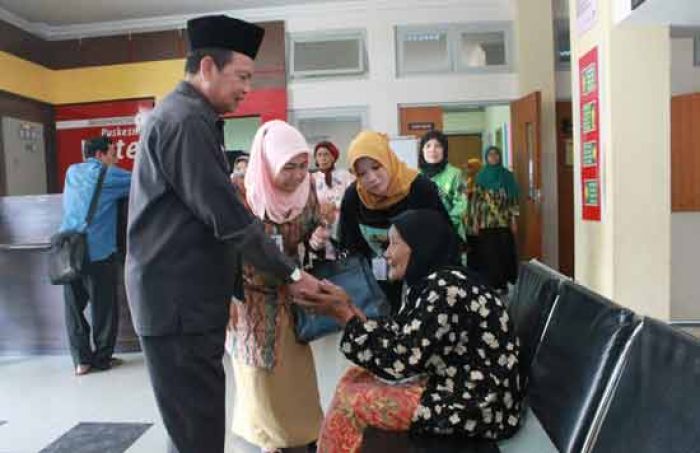 Hindari Pasien Menumpuk, RSU Dr Wahidin Perbanyak Petugas Administrasi Kesehatan Hindari Pasien Menumpuk, RSU Dr Wahidin Perbanyak Petugas Administrasi Kesehatan