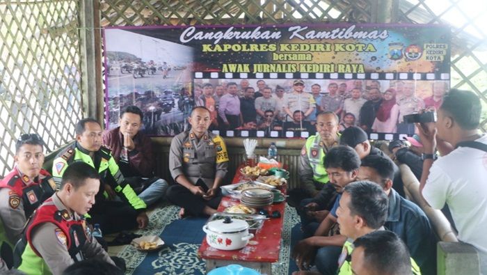 Pastikan Situasi Tetap Aman, Kapolres Kediri Kota Kunjungi Tempat Wisata Pastikan Situasi Tetap Aman, Kapolres Kediri Kota Kunjungi Tempat Wisata
