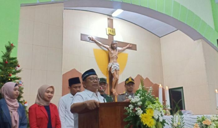Pemuda Lintas Agama Ikut Forpimda Kunjungi Gereja di Malam Natal Pemuda Lintas Agama Ikut Forpimda Kunjungi Gereja di Malam Natal