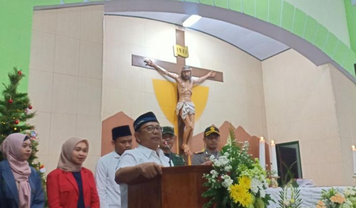 Pemuda Lintas Agama Ikut Forpimda Kunjungi Gereja di Malam Natal