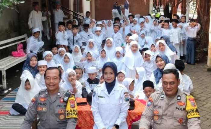 Polsek Pagu Berikan Edukasi Peringatan Isra Mikraj kepada Siswa RA Purwaninda Polsek Pagu Berikan Edukasi Peringatan Isra Mikraj kepada Siswa RA Purwaninda