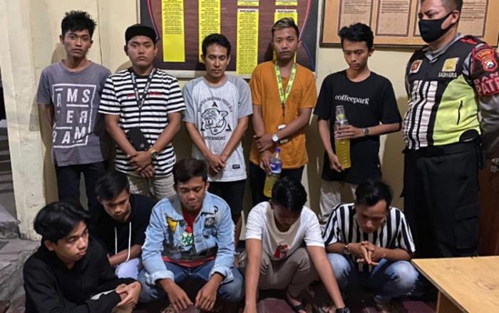 Tim Sabhara Polres Sumenep Amankan 10 Pemuda Saat Pesta Miras Tim Sabhara Polres Sumenep Amankan 10 Pemuda Saat Pesta Miras