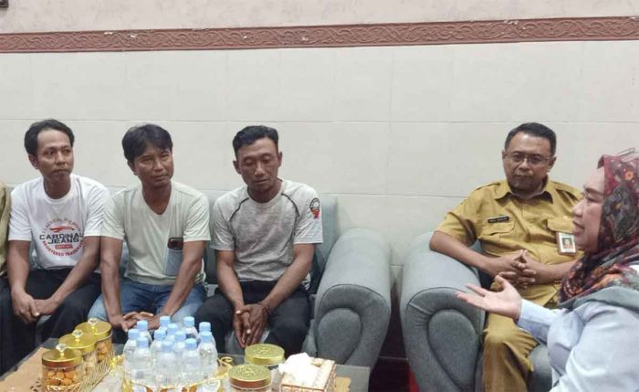 Wadul Wakil Ketua DPRD Kota Probolinggo, 5 Linmas Urung Dipecat Wadul Wakil Ketua DPRD Kota Probolinggo, 5 Linmas Urung Dipecat