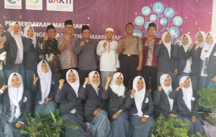 Santri Harus Bisa Manfaatkan Perkembangan Teknologi Informasi Santri Harus Bisa Manfaatkan Perkembangan Teknologi Informasi
