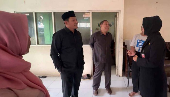 Kunjungi Balai Wartawan, Bupati Sidoarjo Bantu Perbaikan Fasilitas yang Rusak Kunjungi Balai Wartawan, Bupati Sidoarjo Bantu Perbaikan Fasilitas yang Rusak