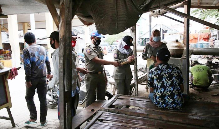Pelanggar Protokol Kesehatan Covid-19 di Tuban Langsung di-Rapid Test