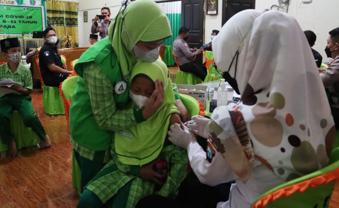 Polres Mojokerto Kota Kejar Vaksinasi Terhadap Pelajar Polres Mojokerto Kota Kejar Vaksinasi Terhadap Pelajar