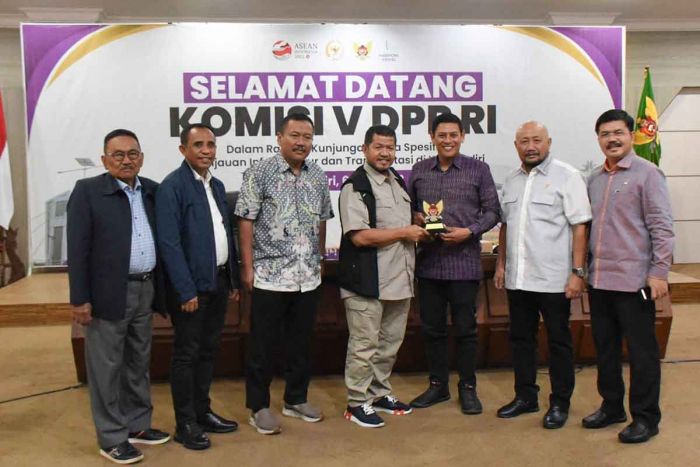 Terima Kunjungan Kerja Wakil Ketua Komisi V DPR RI, Mas Abu Sebut Kota Kediri Butuh Ring Road Terima Kunjungan Kerja Wakil Ketua Komisi V DPR RI, Mas Abu Sebut Kota Kediri Butuh Ring Road