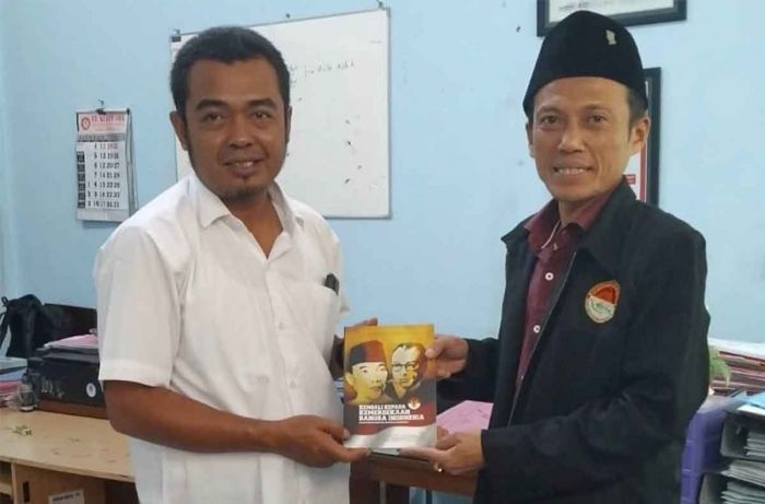 Situs Ndalem Pojok akan Gelar Bedah Buku 17 Agustus 1945 Negara Belum Ada Situs Ndalem Pojok akan Gelar Bedah Buku 17 Agustus 1945 Negara Belum Ada