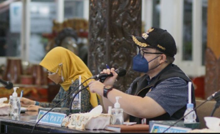 Segera Dirikan RSDS, Satgas Covid-19 Kabupaten Kediri Tinjau Lokasi di Bekas Kantor Dispertabun Segera Dirikan RSDS, Satgas Covid-19 Kabupaten Kediri Tinjau Lokasi di Bekas Kantor Dispertabun