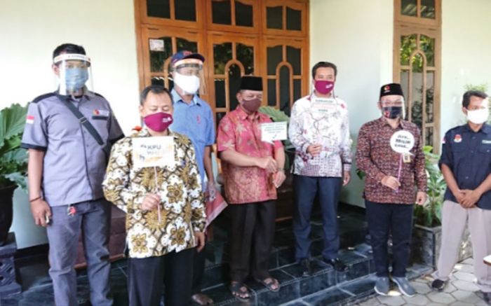 KPU dan Bawaslu Jatim Pantau Coklit di Ponorogo, Pastikan Sesuai Protokol Kesehatan KPU dan Bawaslu Jatim Pantau Coklit di Ponorogo, Pastikan Sesuai Protokol Kesehatan