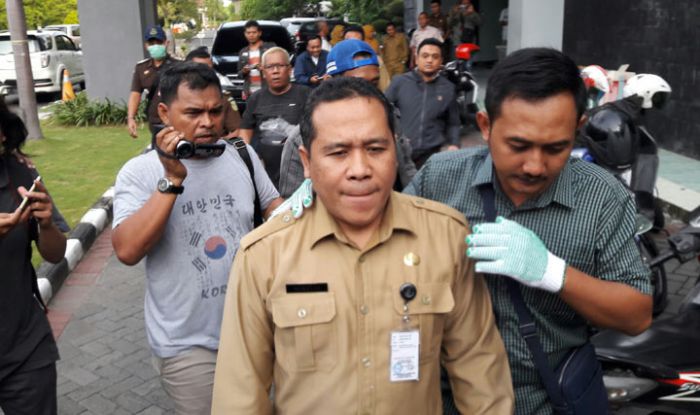 Mantan Plt Kepala BPPKAD Gresik Muktar Divonis 4 Tahun Penjara Mantan Plt Kepala BPPKAD Gresik Muktar Divonis 4 Tahun Penjara