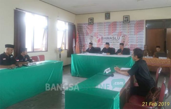 Dua Caleg di Blitar Disidang Bawaslu Karena Dugaan Kampanye Tak Berizin Dua Caleg di Blitar Disidang Bawaslu Karena Dugaan Kampanye Tak Berizin