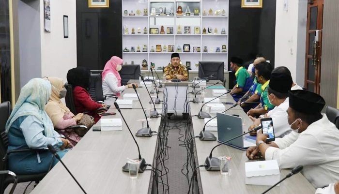 Ketua DPRD Gresik Minta Peran Aktif Pemerintah dalam Melindungi Tenaga Migran Ketua DPRD Gresik Minta Peran Aktif Pemerintah dalam Melindungi Tenaga Migran