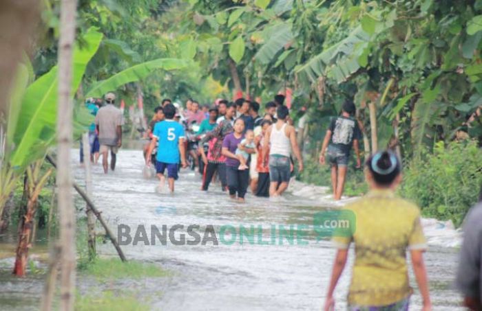 Banjir di Bojonegoro Tambah Parah, Jumlah Pengungsi Capai 1.100 Orang Banjir di Bojonegoro Tambah Parah, Jumlah Pengungsi Capai 1.100 Orang