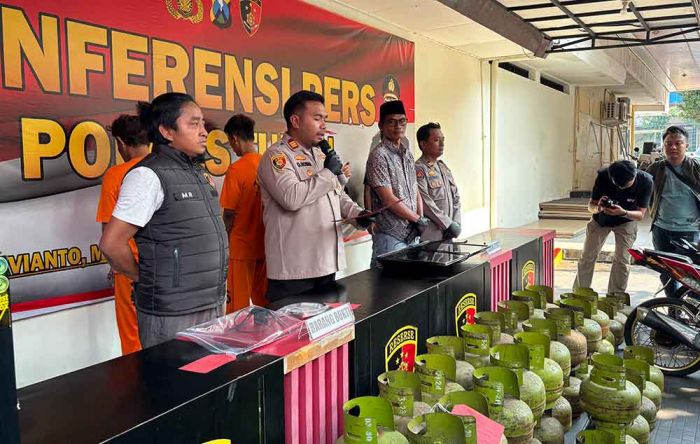 Polres Tuban Bekuk Dua Pelaku Komplotan Spesialis Pencurian, Dua Masih Buron Polres Tuban Bekuk Dua Pelaku Komplotan Spesialis Pencurian, Dua Masih Buron