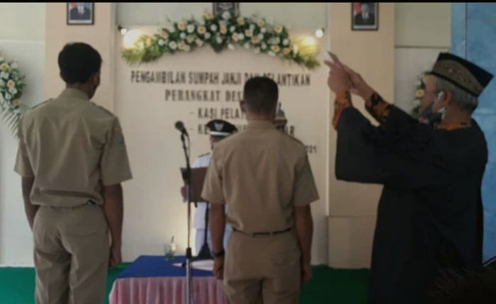 Kades Sobo Lantik 2 Perangkat Desa Kades Sobo Lantik 2 Perangkat Desa