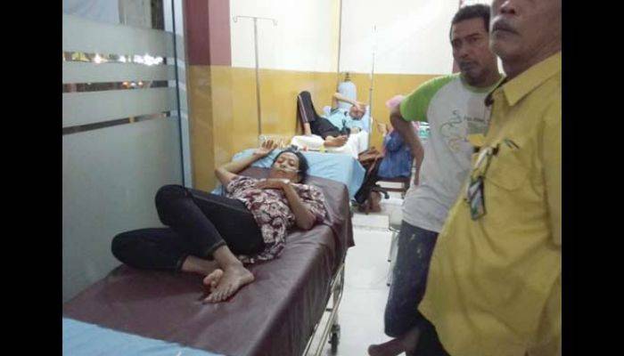 Puluhan Warga Roomo Gresik Keracunan Gas Pabrik Kimia Puluhan Warga Roomo Gresik Keracunan Gas Pabrik Kimia