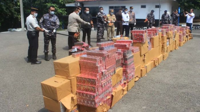 Rokok Ilegal Senilai Rp900 Juta Dimusnahkan Lanal Batuporon dan Bea Cukai di Bangkalan