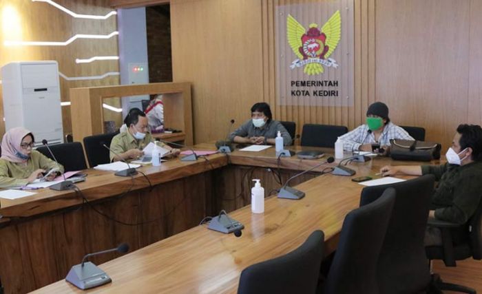 Masuki Tahap Penilaian Lomba Foto KIM, Pemkot Kediri Libatkan Tiga Juri Berkompeten Masuki Tahap Penilaian Lomba Foto KIM, Pemkot Kediri Libatkan Tiga Juri Berkompeten