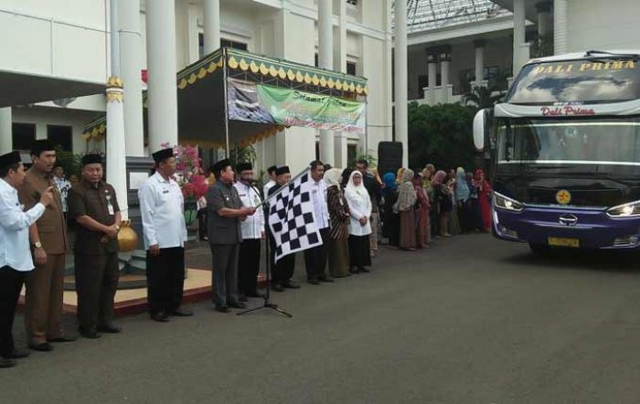 Kloter Terakhir CJH Asal Tuban Diberangkatkan Kloter Terakhir CJH Asal Tuban Diberangkatkan