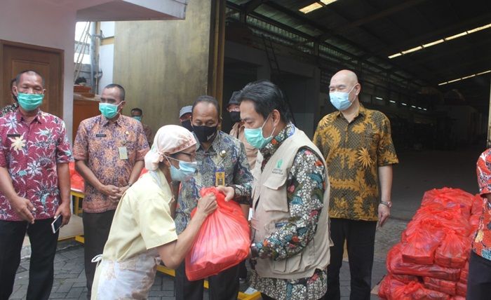 625 Buruh Korban PHK di Sidoarjo Terima Bantuan Sembako