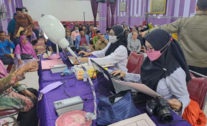 Jemput Bola Calon Jamaah Umrah, Imigrasi Malang Gelar Eazy Passport di Wardah Tour & Travel Lumajang Jemput Bola Calon Jamaah Umrah, Imigrasi Malang Gelar Eazy Passport di Wardah Tour & Travel Lumajang