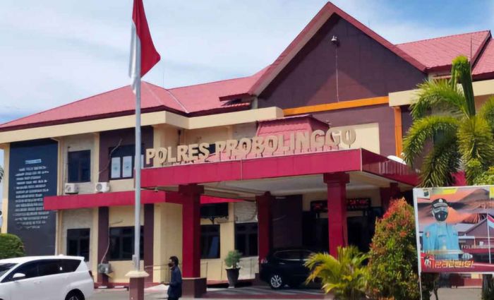 Peras Kades, Polisi di Probolinggo Tangkap 2 Oknum LSM Peras Kades, Polisi di Probolinggo Tangkap 2 Oknum LSM