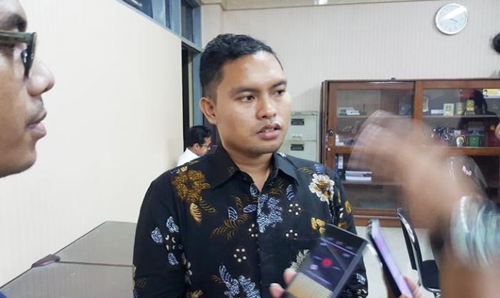 Dituding Pungli Bantuan Alsintan, TA DPR RI Ancam Laporkan Kepala Dinas Pertanian Jember Dituding Pungli Bantuan Alsintan, TA DPR RI Ancam Laporkan Kepala Dinas Pertanian Jember