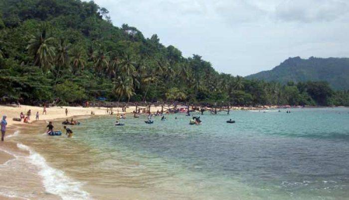 Liburan, Ribuan Wisatawan Banjiri Pesisir Trenggalek Liburan, Ribuan Wisatawan Banjiri Pesisir Trenggalek