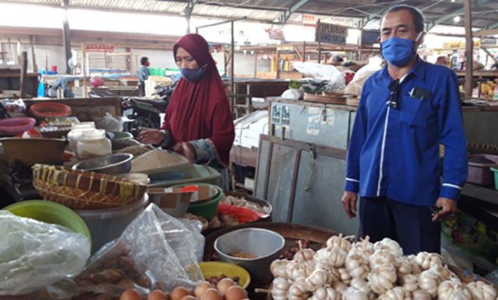 Pasar Pahing Kediri Sudah Dibuka, tapi Belum Normal Pasar Pahing Kediri Sudah Dibuka, tapi Belum Normal