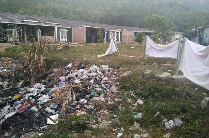 Sekcam Pacitan Imbau Developer Segera Perjelas Status Kependudukan Warga Perum Puri Permata Indah Sekcam Pacitan Imbau Developer Segera Perjelas Status Kependudukan Warga Perum Puri Permata Indah