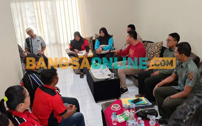Ini Hasil Pertemuan Warga yang Tuntut Garap Lahan Perhutani dengan LMDH Budi Daya Satak Kediri Ini Hasil Pertemuan Warga yang Tuntut Garap Lahan Perhutani dengan LMDH Budi Daya Satak Kediri