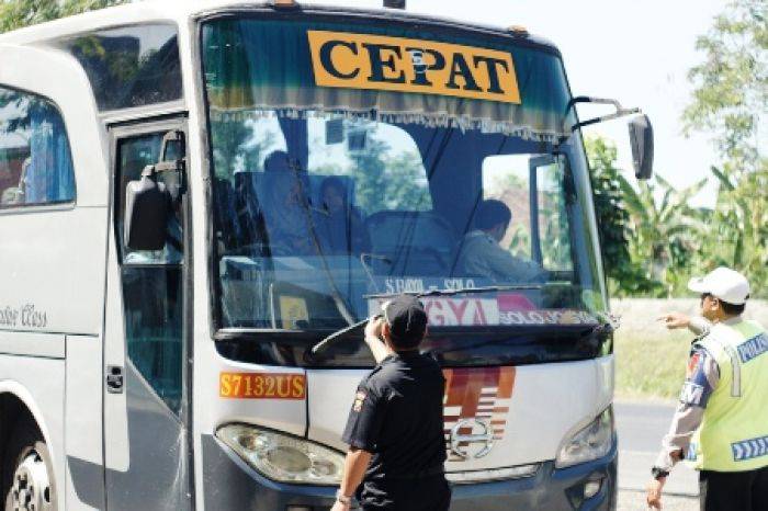 Jelang Mudik Lebaran, Bis Tak Laik Jalan Ditilang Jelang Mudik Lebaran, Bis Tak Laik Jalan Ditilang