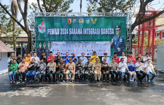 Korem 082/CPYJ dan Kodim 0809 Kediri Gelar Simulasi Pengamanan Pemilu dan Deklarasi Damai