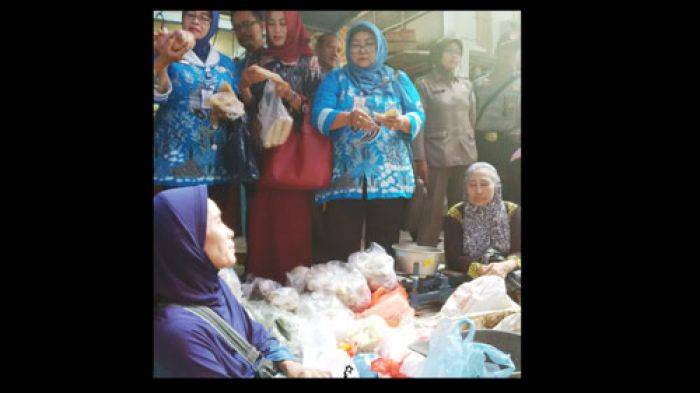 Di Lamongan Ditemukan Cecek Berformalin dan Tahu Gunakan Pemutih Di Lamongan Ditemukan Cecek Berformalin dan Tahu Gunakan Pemutih