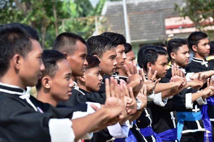 Upacara Hari Kesaktian Pancasila di Lamongan Diikuti 1 Peleton Pendekar Silat Upacara Hari Kesaktian Pancasila di Lamongan Diikuti 1 Peleton Pendekar Silat