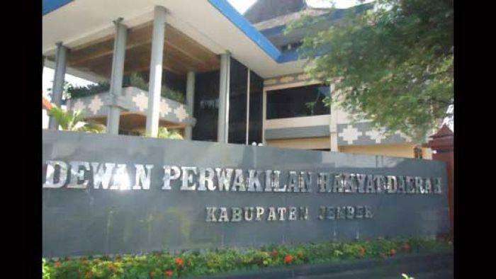 Akui Kesalahan, Ketua Komisi C DPRD Jember Minta Maaf kepada Wartawan Akui Kesalahan, Ketua Komisi C DPRD Jember Minta Maaf kepada Wartawan